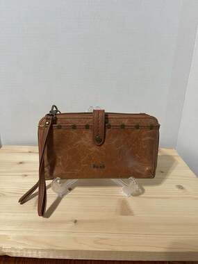 The Sak Iris Distressed Tobacco Brown Leather Smartphone Wallet Wristlet Crossbo